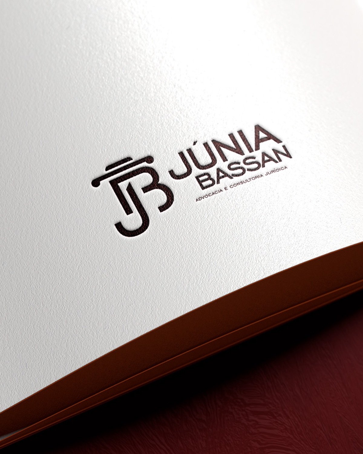 Júnia Bassan — image 03
